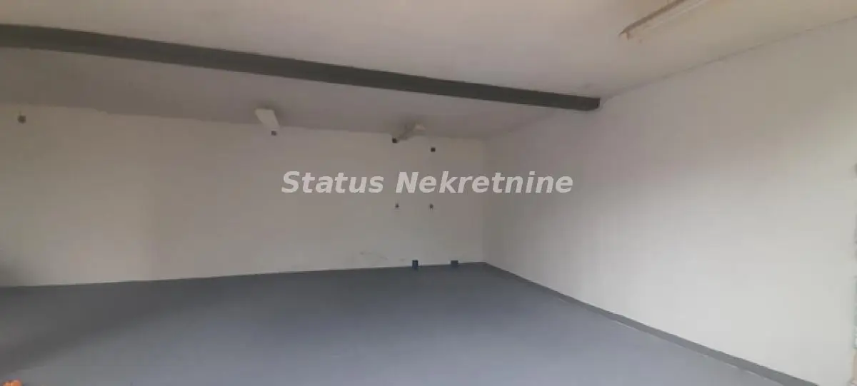 Futog-Move-in Ready Warehouse Space 105 m2 on the Main Road-Rent 500e-065/385 8880