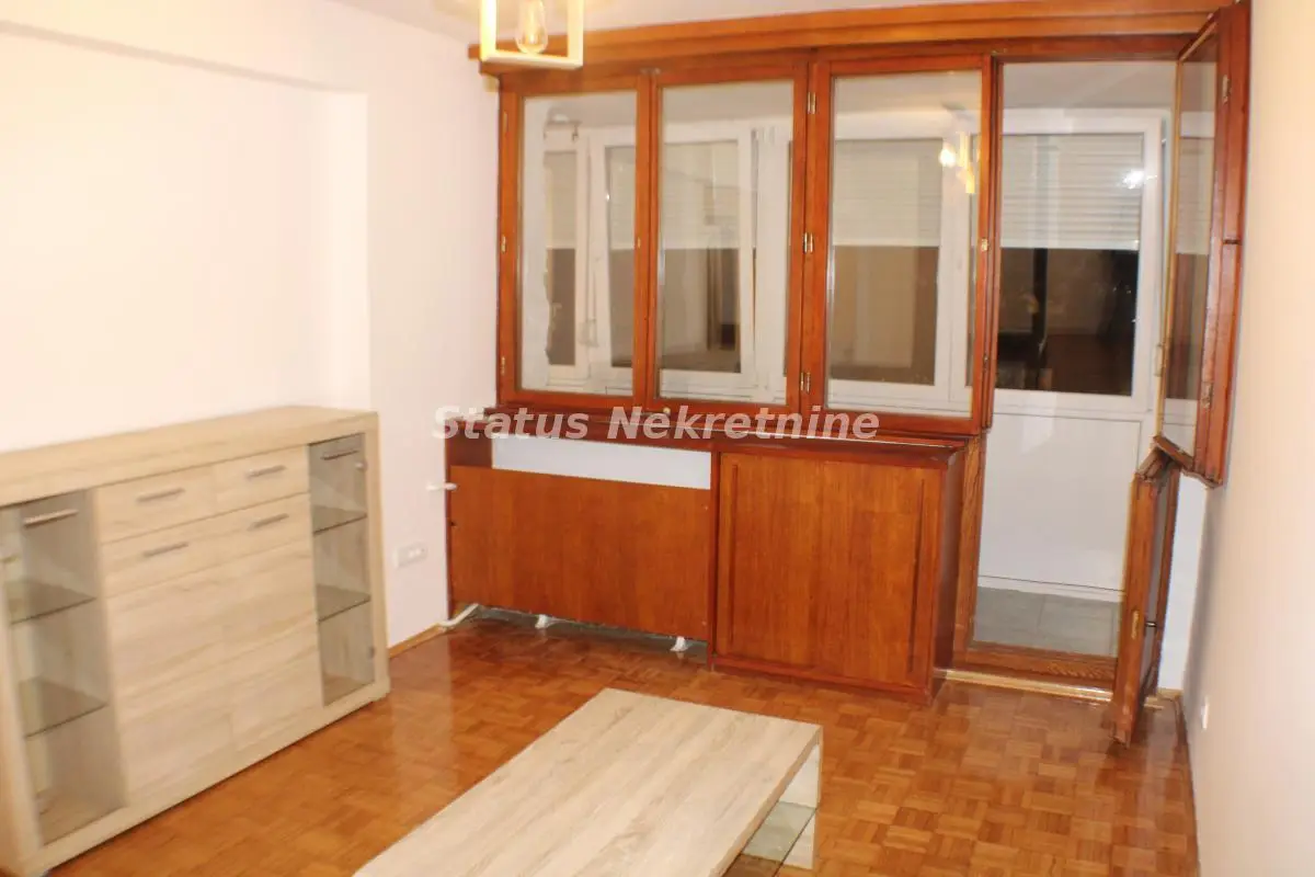 Three-room Apartment - Maksima Gorkog - near the court