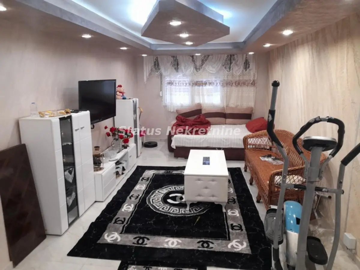Šangaj-Furnished Two-room apartment 74 m2-Rent 500e-deposit required-065/385 8880