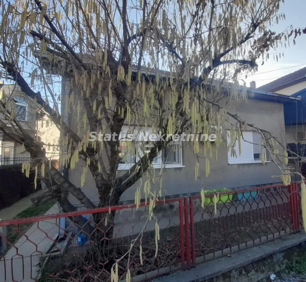 Futog - Registered Family House 157 m2 on Plot of 560m2 - 065/385 8880