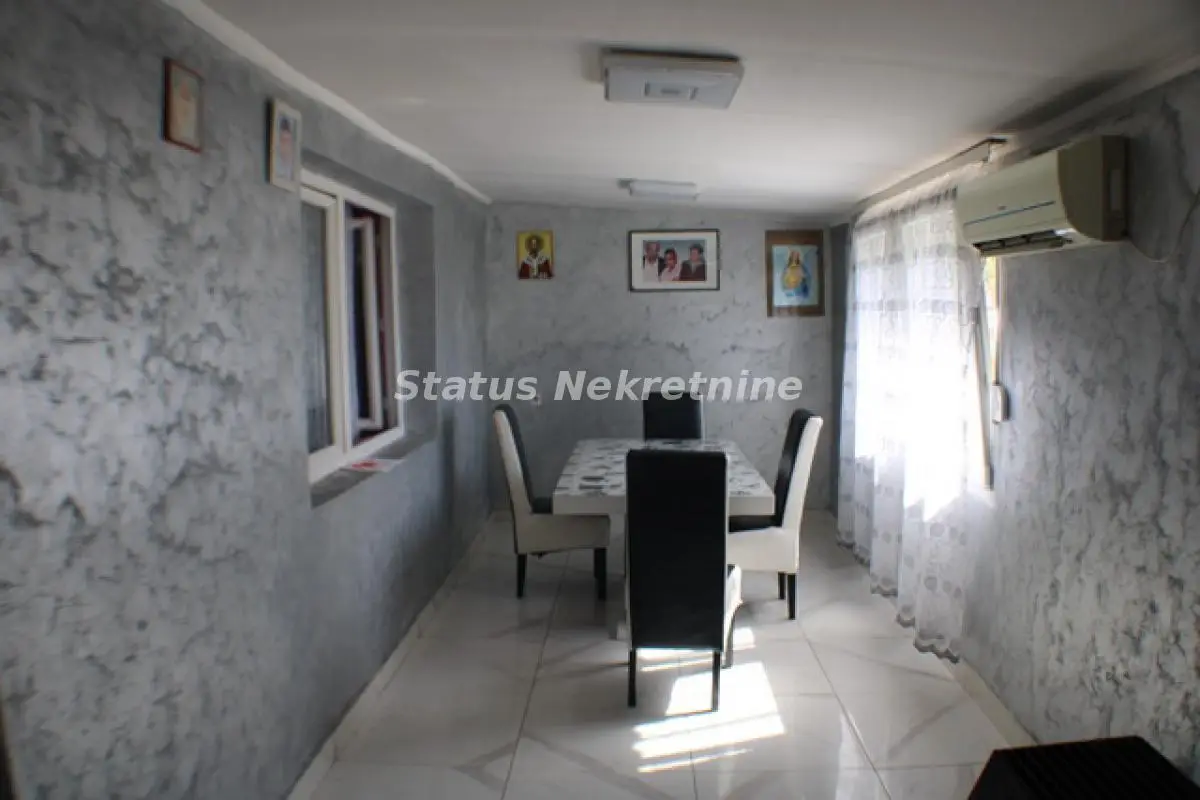 Slana Bara-House with Large Plot, 796 m2-Excellent Street