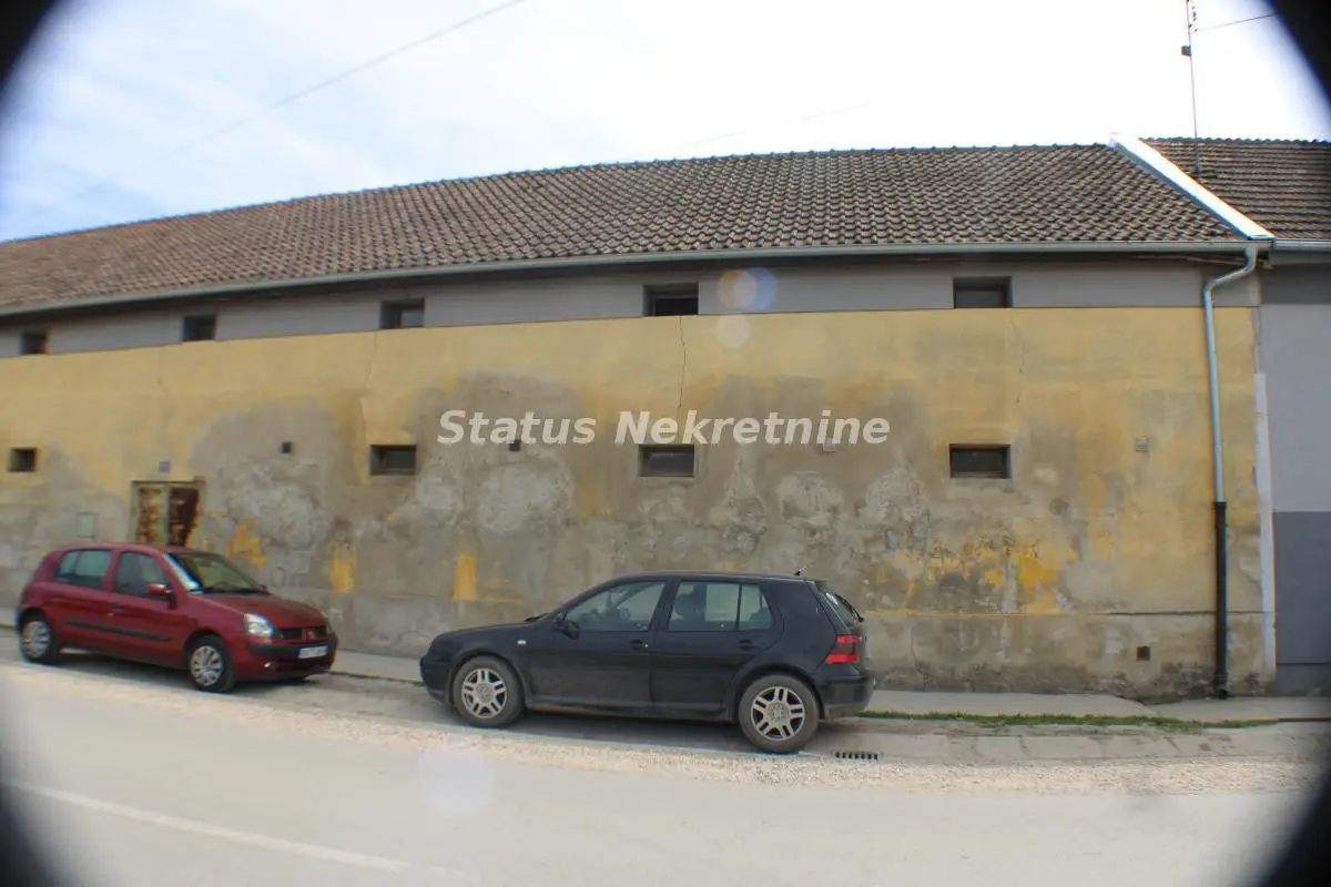 Exclusive -Bečej- Building Plot-Dilapidated building on it.