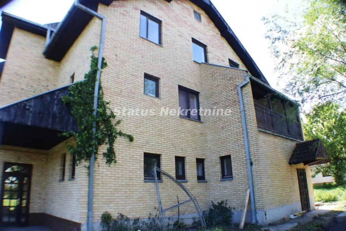 B.Topola - Business with Housing, Premises + 3 bedroom apartment + 5 apartments..