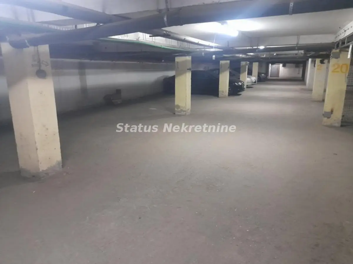 Futoška-Parking space 16 m2 in basement-Rent 100€-065/385 8880
