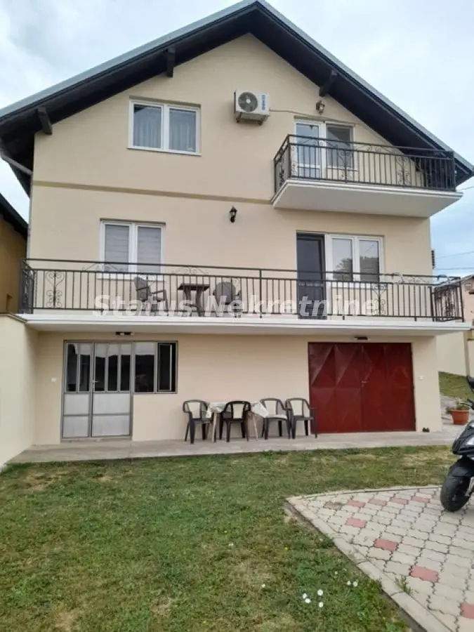 Sremski Karlovci - family house with a view of the Danube