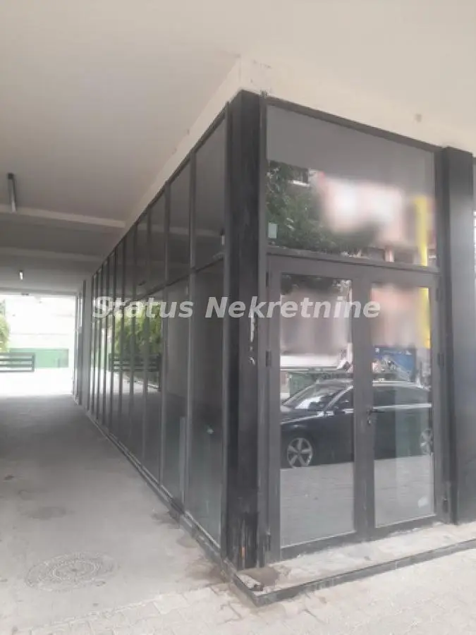 Center-Commercial space 57 m2 in Shell Condition-rent 1000e-065/385 8880