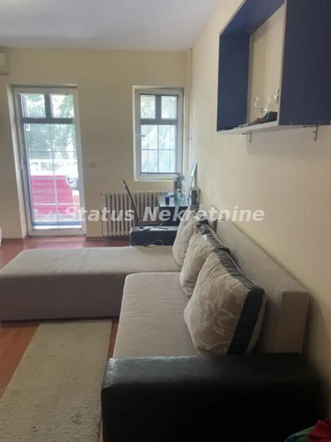 Center - Ready-to-move-in furnished studio apartment 30 m2 with nice terrace - rent 290 EUR - 065/385 8880