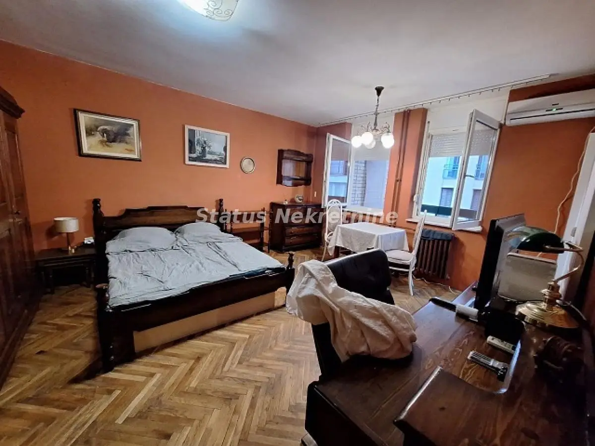 EXCELLENT ONE AND A HALF ROOM APARTMENT 48M2 IN CITY CENTER, NEAR THE FISH MARKET, 132 800EU