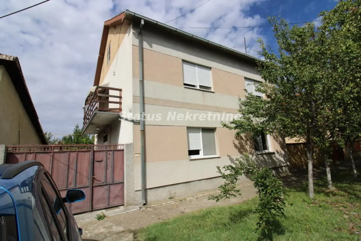Odlična spratna kuća na odličnoj lokaciji.
