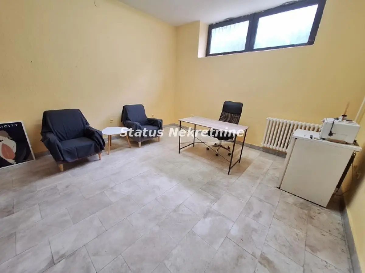 OFFICE SPACE 19M2 IN THE VERY CENTER OF THE CITY, SUITABLE FOR OFFICE, PRICE 170EU