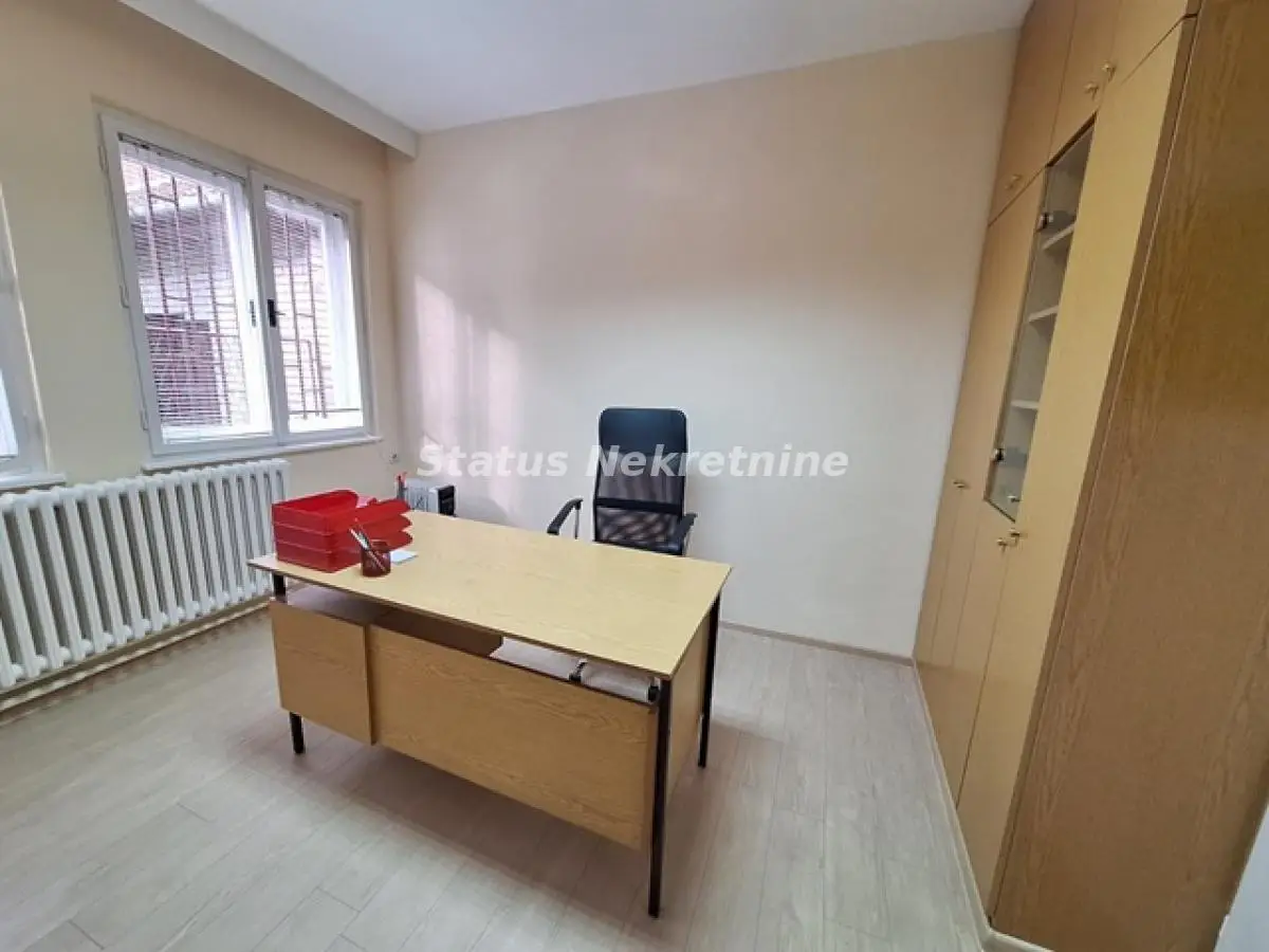 COMMERCIAL SPACE-OFFICE 11M2 CITY CENTER 25000EU
