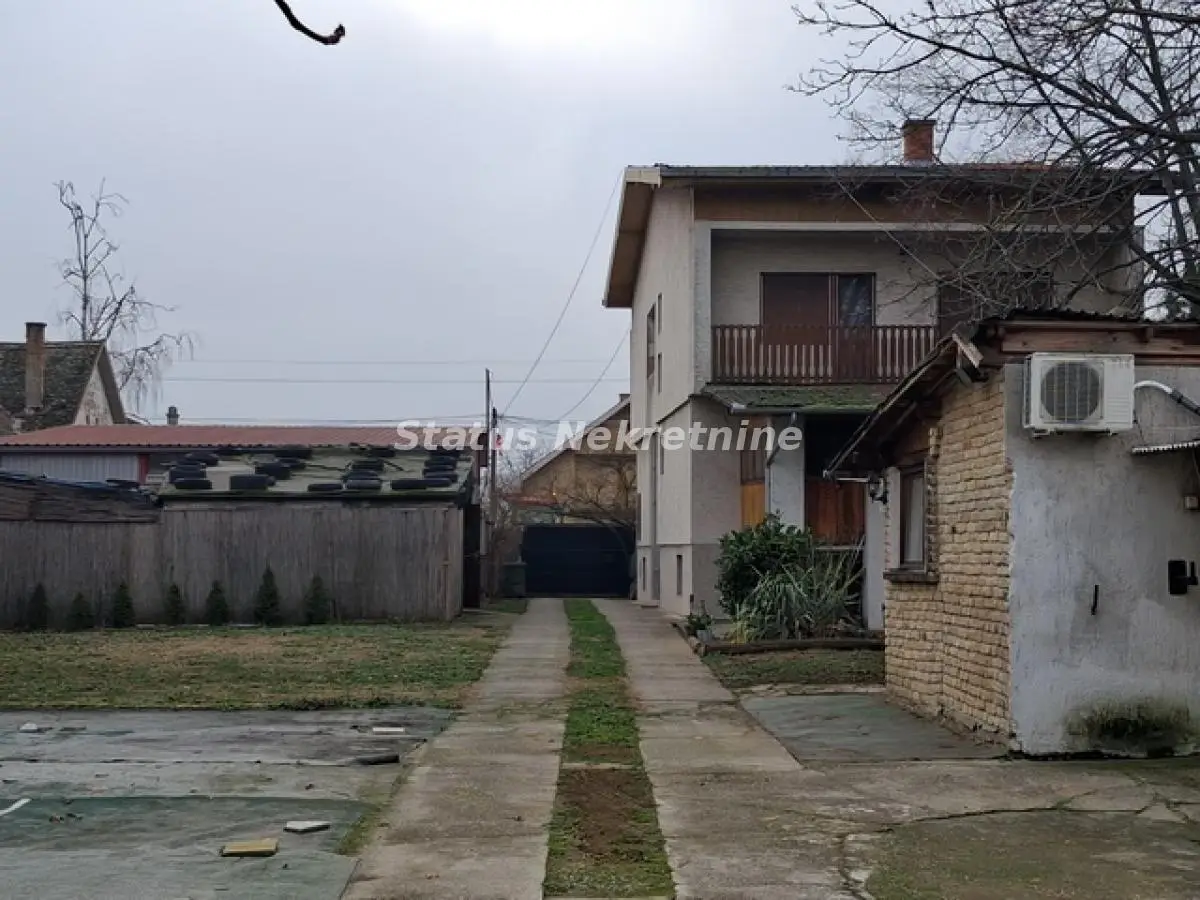 Futog - Family house 330 m2 on a Plot of 1500 m2 with Two Halls - 065/385 8880