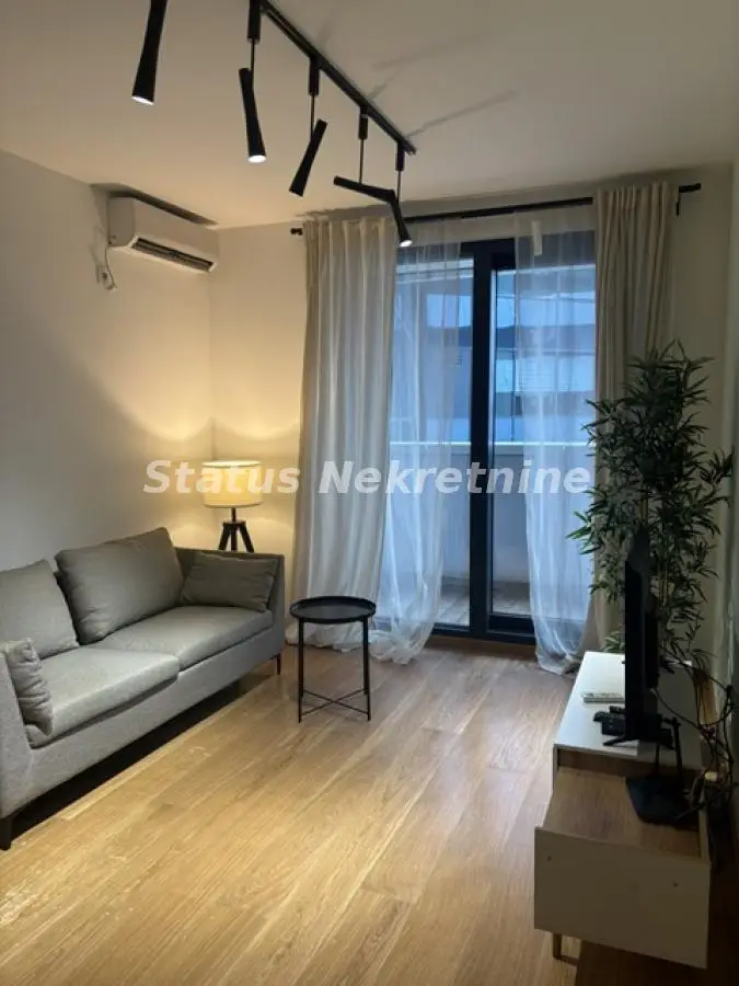 Stan 42m² — Centar, Novi Sad