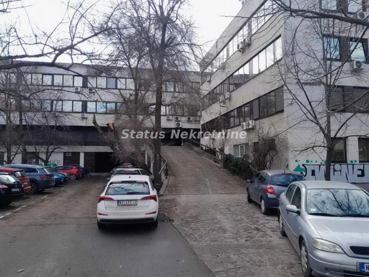 Extra garage in Branimira Ćosića