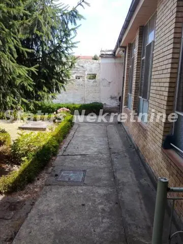 Bačka Palanka - Center for investors who know what they're doing - Ground+4+Attic -