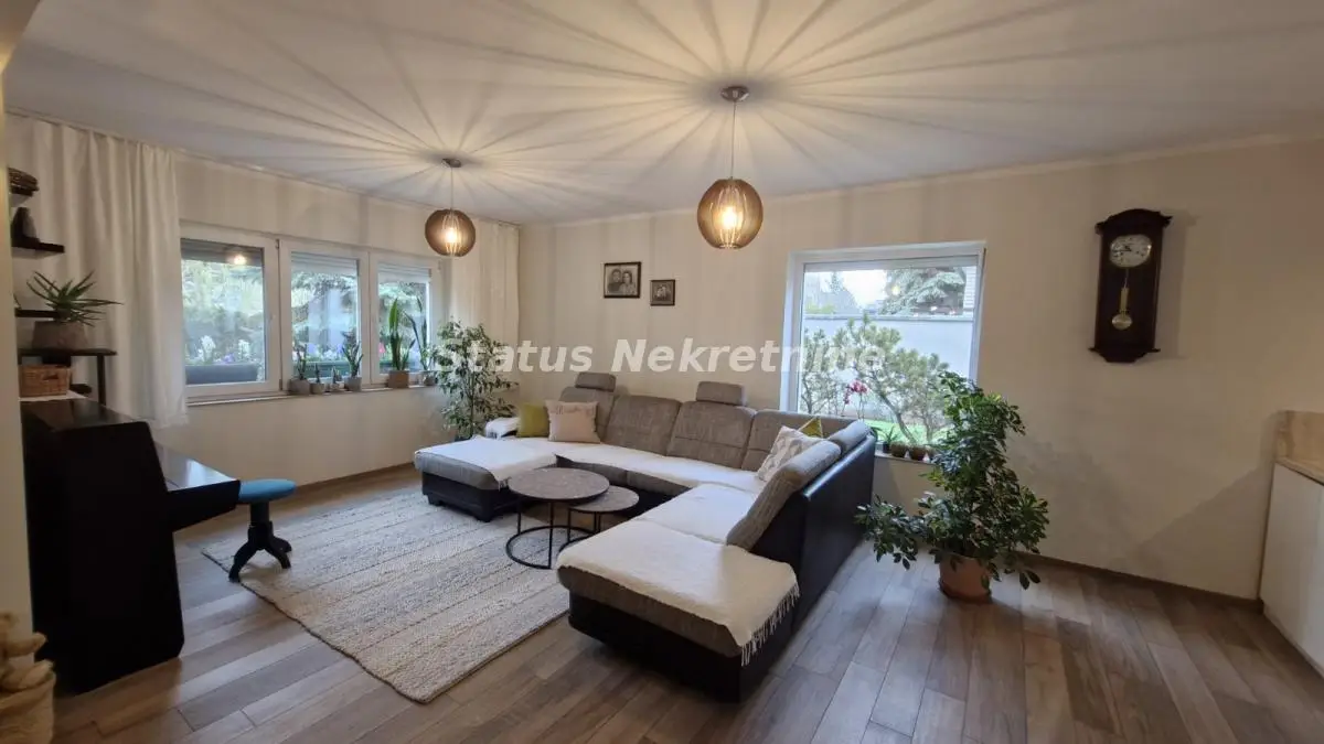 Great location, house 310 m2 and business space 100 m2-