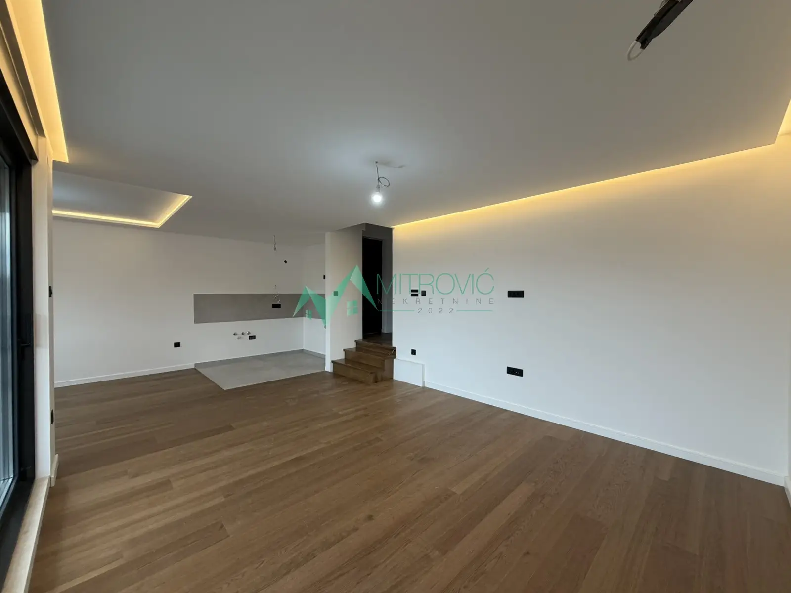 Urban villa, luxury equipment, garage and parking included in the price!