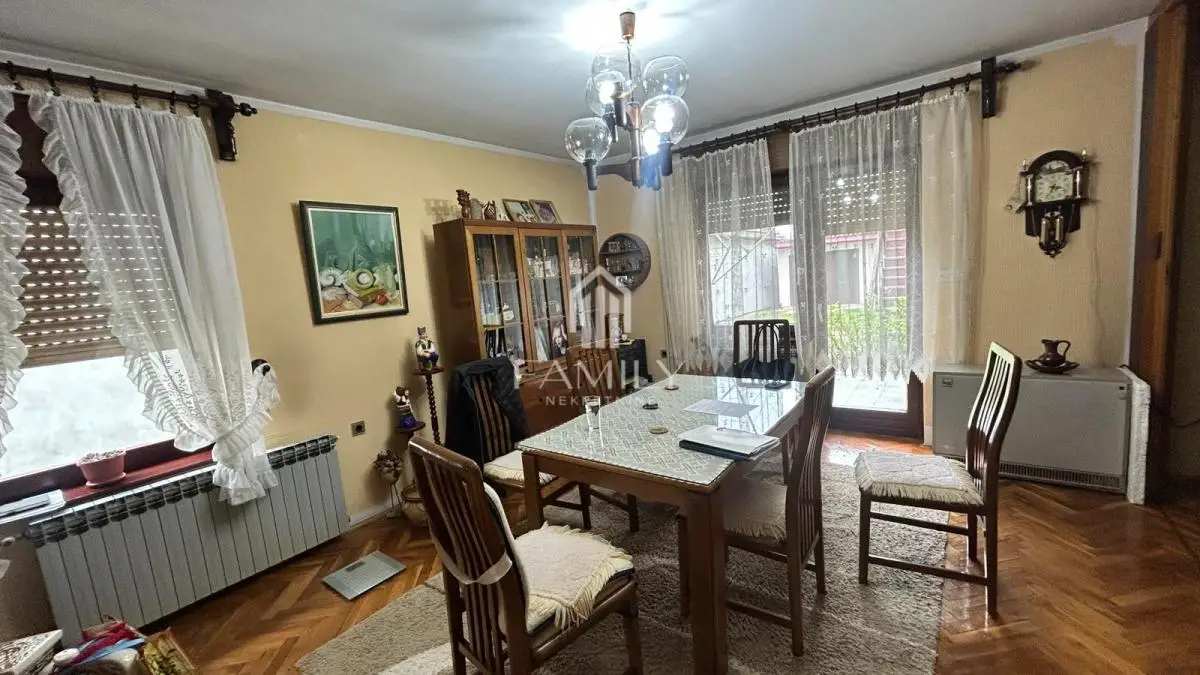 Spacious household in Žabalj – ideal for family living or investment
