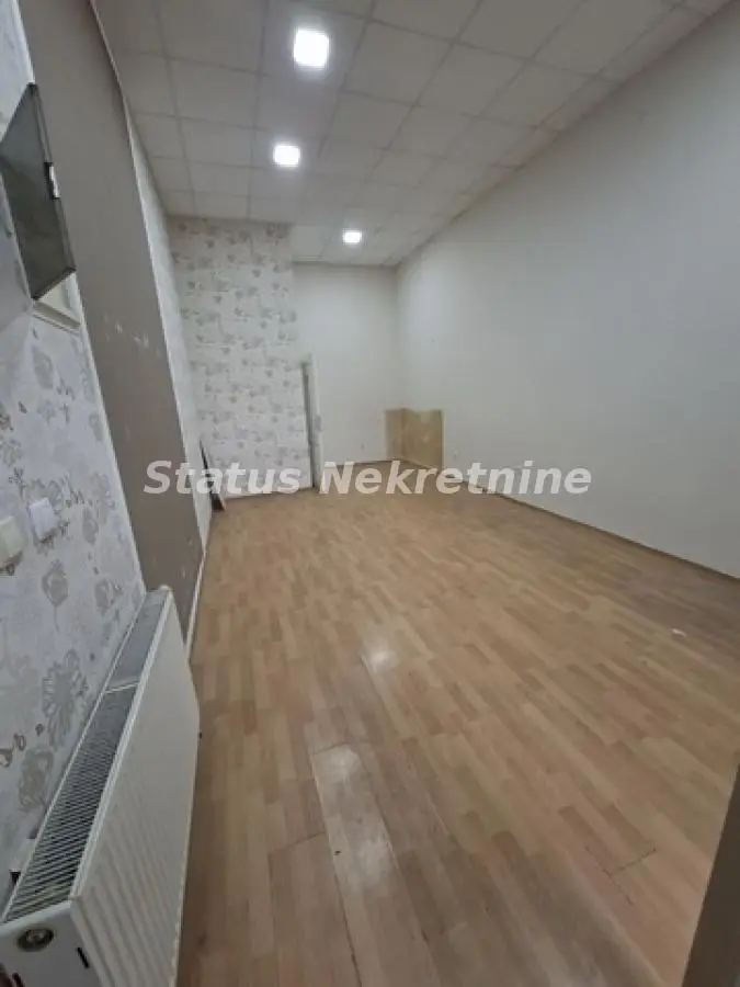 Commercial space in the center of Novi Sad, 28 m², ground floor