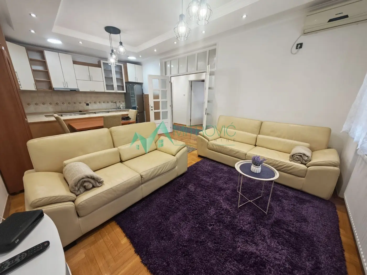 Boulevard, 69m2. Excellent three-room apartment.