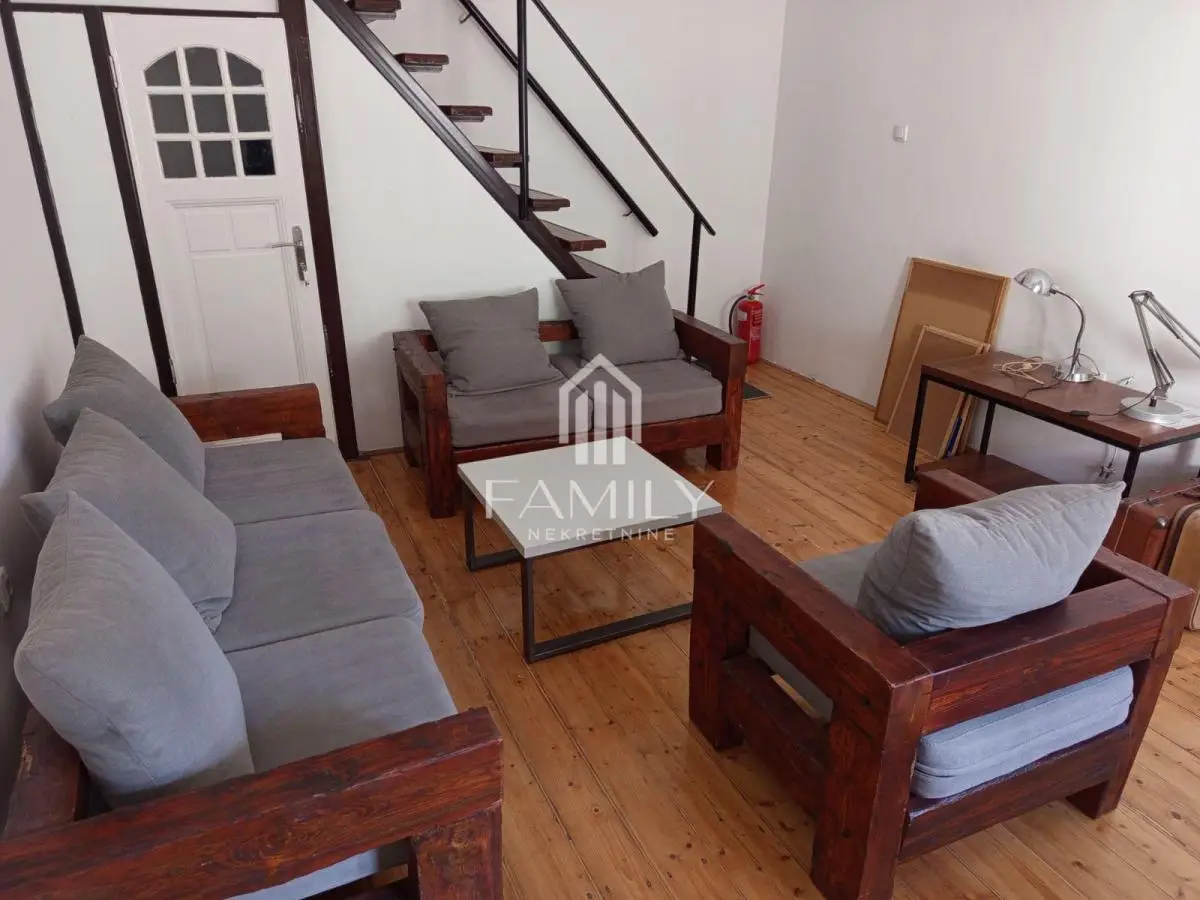 Exclusive duplex with gallery in pedestrian zone – ideal for living or business