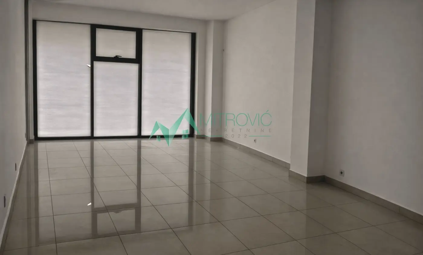 PHENOMENAL, MULTIPURPOSE COMMERCIAL SPACE ON 2 LEVELS ON BOULEVARD OSLOBOĐENJA-129M2