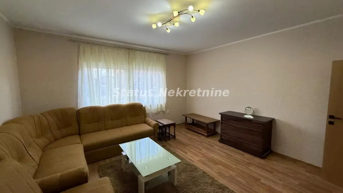 Futog–Semi-detached family house 100 m2 near Sports Center and Swimming Pool-065/385 8880