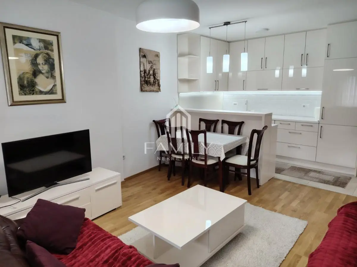 Furnished 3.0 apartment for rent in Petrovaradin with numbered parking space