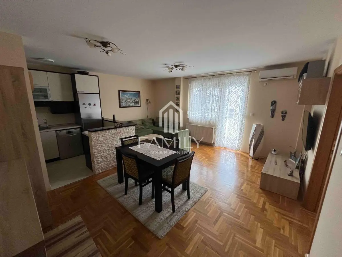 Podbara, Novi Sad, 1.5-room apartment, 43 m², 5/5 floor