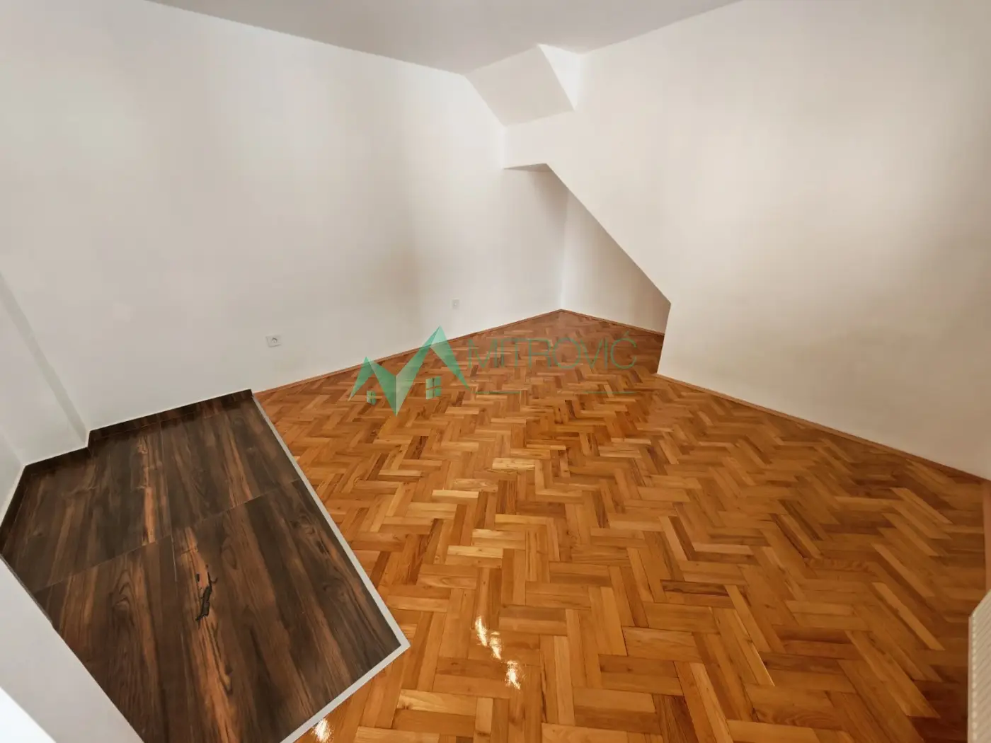 Center, 24m2. Renovated one-room apartment!