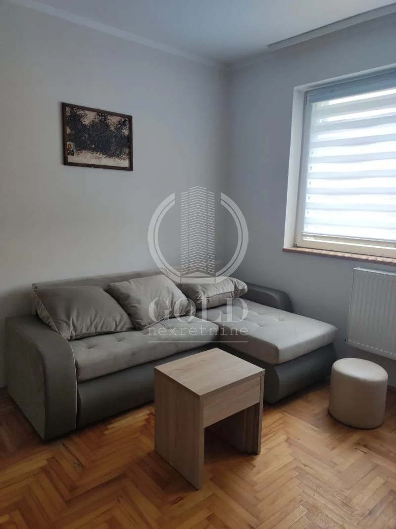 Rental 0.5 with parking space in Grbavica, key at the agency ID#10572
