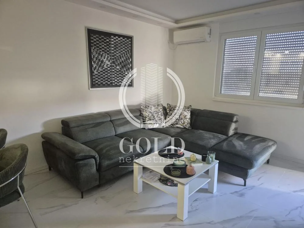Luxury three-room apartment with rooftop terrace – Lipov gaj ID#6521