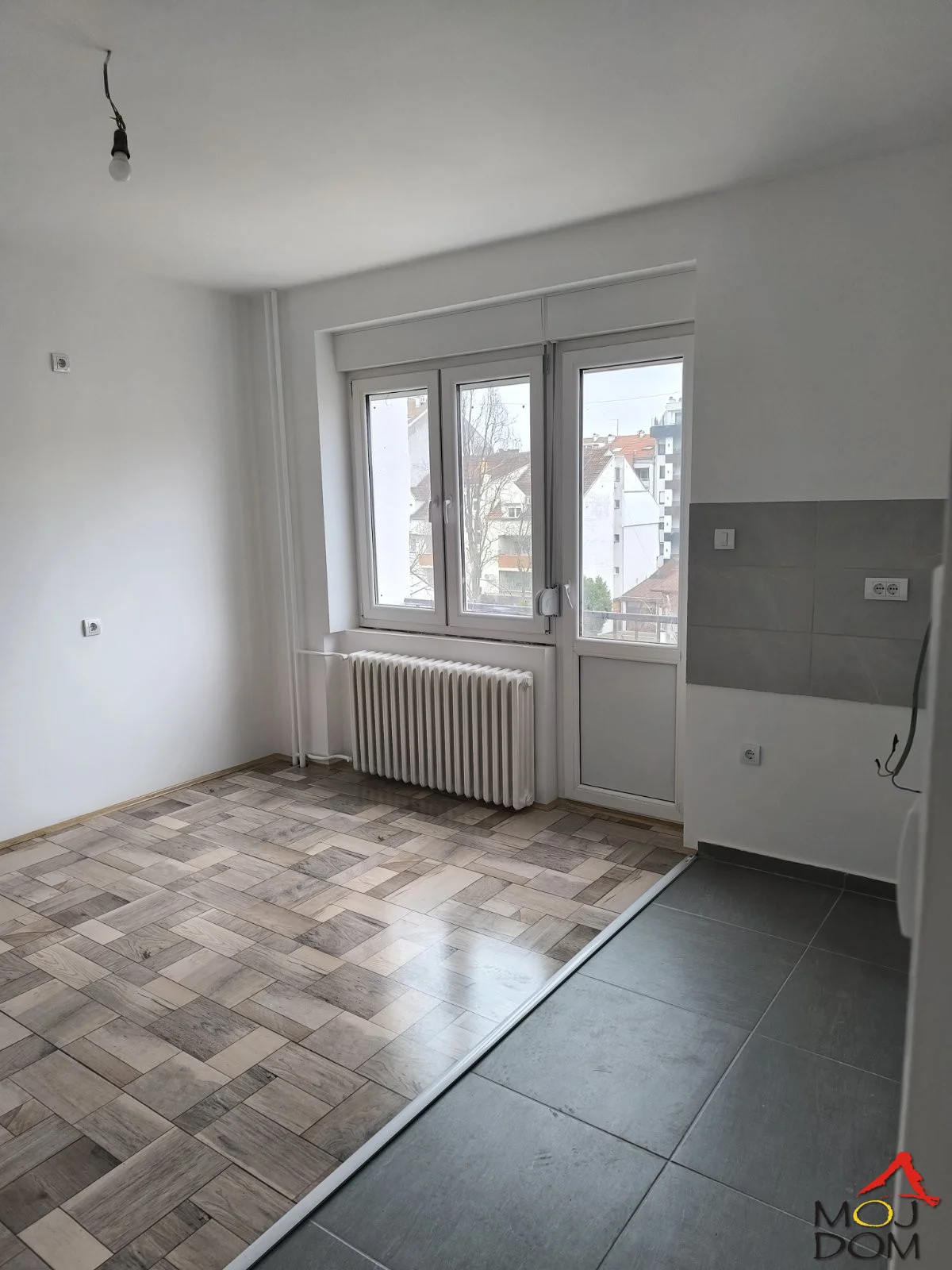 Novi Sad - Grbavica
For sale: 66m2 apartment on Miše Dimitrijevića street.
The apartment is completely renovated, registered and has a heated area of 52m2 + a 12m2 terrace not included in the square footage.

Contact - 063446559, 063304062
Code - 1031888
Moj Dom Real Estate, No