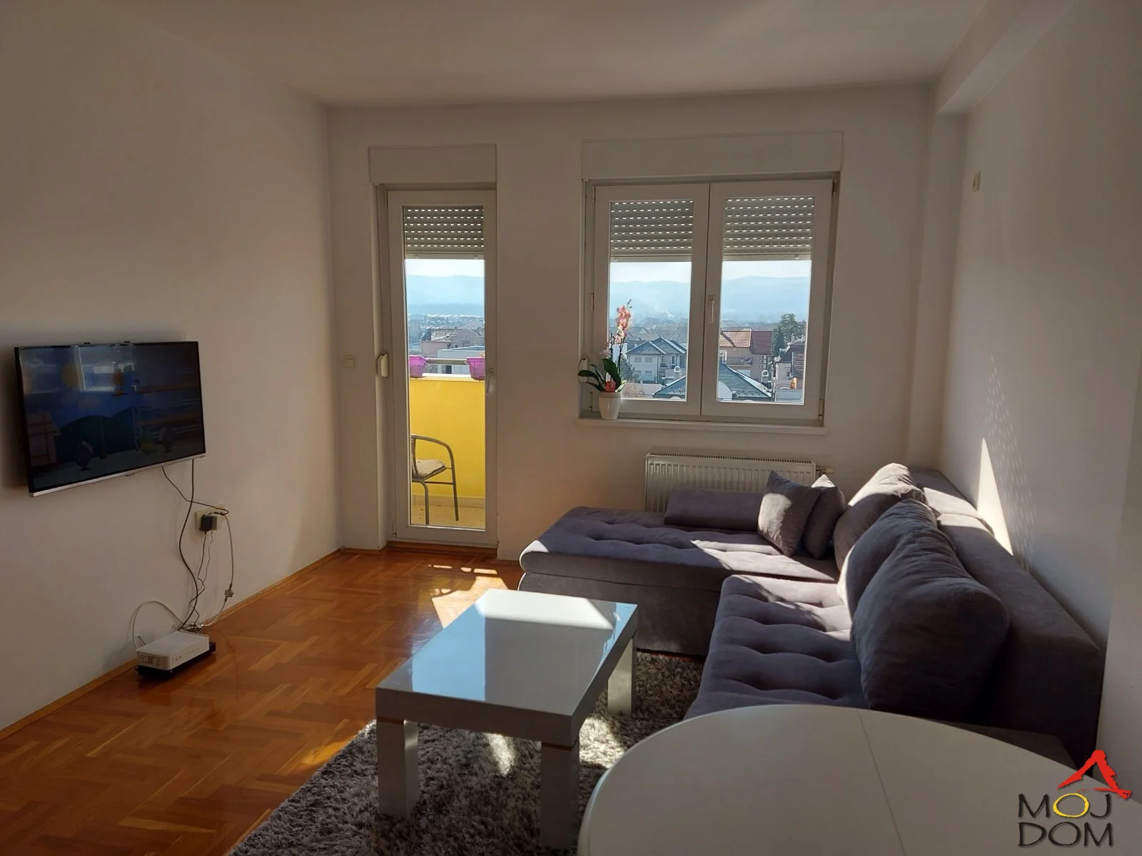 Two-and-a-half-room apartment in newer construction with a view of Fruška Gora and a parking space!

Moj Dom agency offers for sale a functional two-and-a-half-room apartment of 51 m², located on the fourth floor in a quality new building with a total of five floors.

The apartment is court