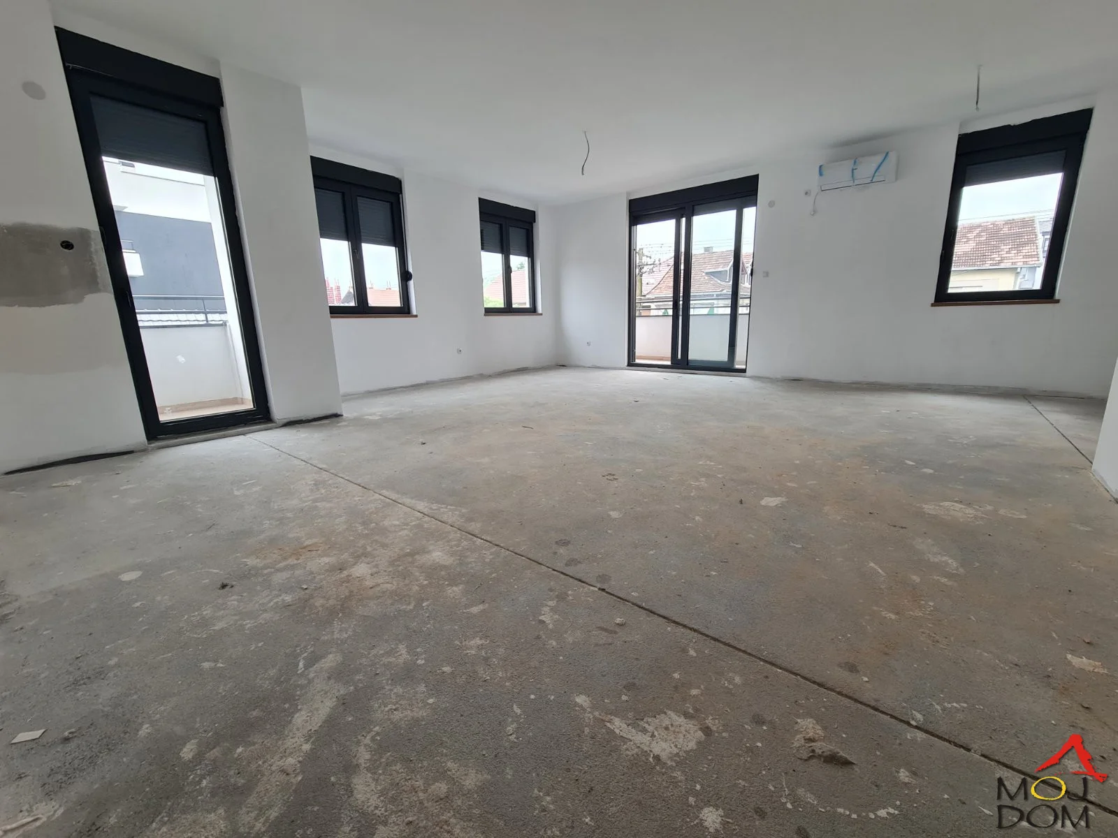 Novi Sad - Center

For sale: excellent apartment with two bedrooms and a living room in the city center. The apartment is on the fifth floor of a new building, not an attic, and there is another floor above it. The apartment is completely finished and requires no additional
