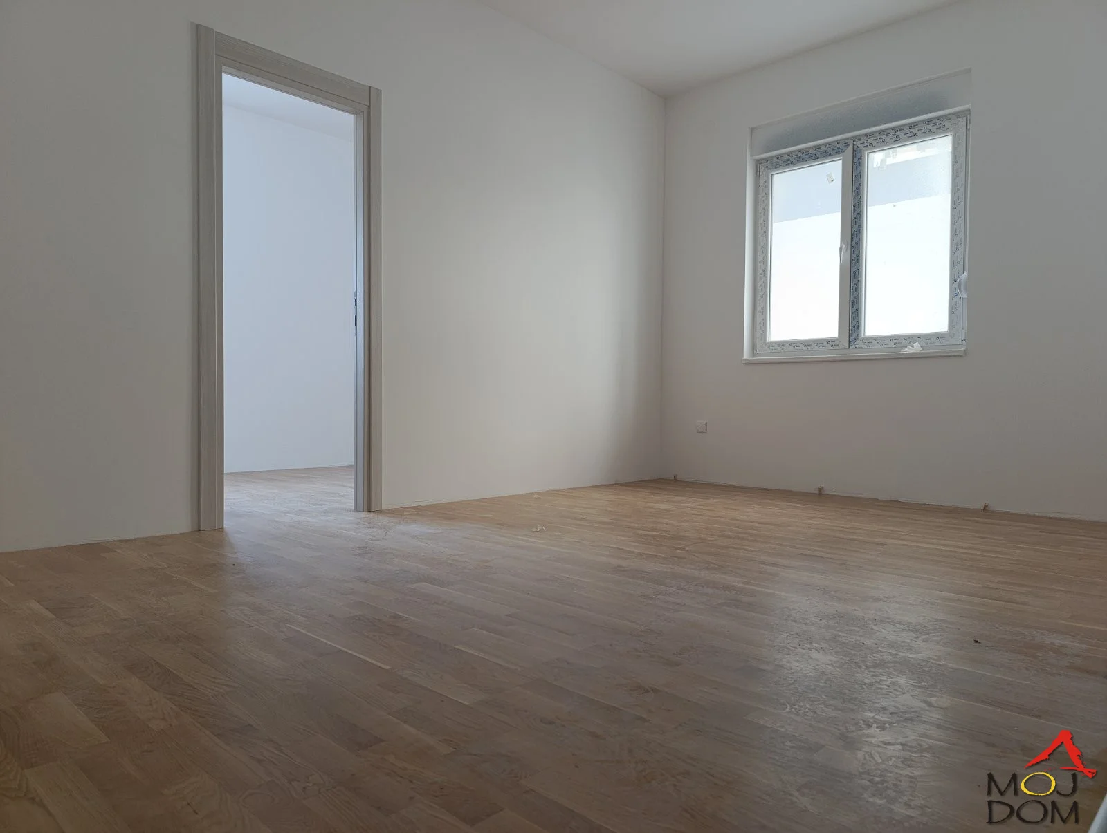 We are selling new, move-in ready apartments with a separate bedroom in Adice.

These are ground-floor units registered as garages, so the purchase is possible only for domestic buyers and only for cash.

The apartments are characterized by quality construction