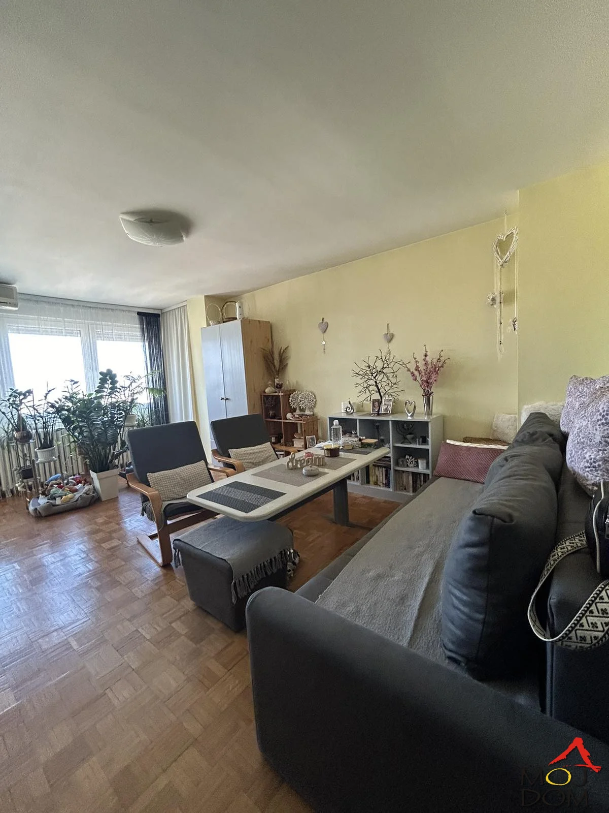 Bright and functional apartment for sale in Novo Naselje, located on the 13th floor of a residential building, with a wonderful, open view of Novi Sad that provides a sense of peace and spaciousness.

The apartment is being sold unfurnished, which gives the future owner an opportunity