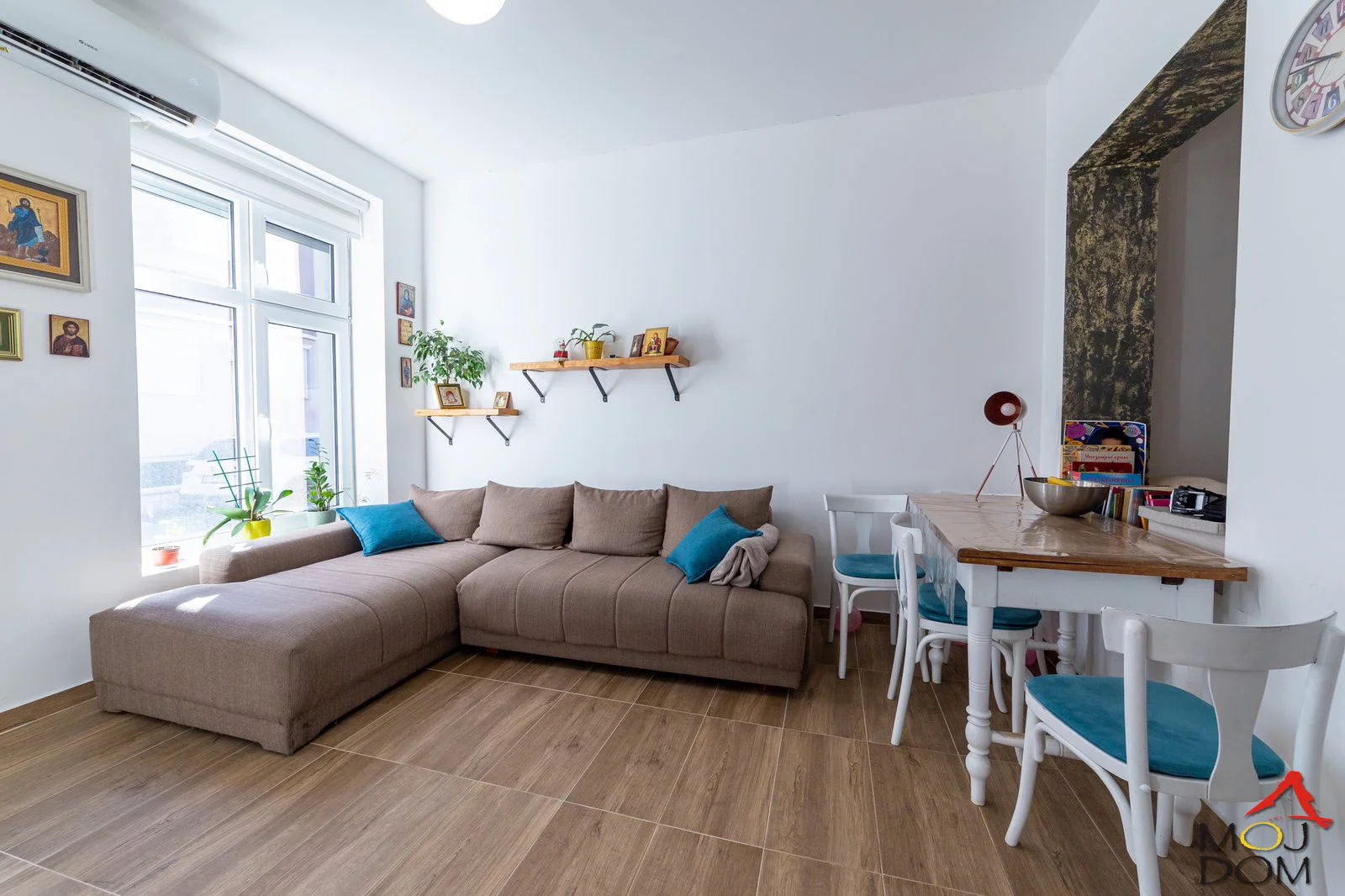 We are selling an excellent renovated courtyard apartment in Podbara.

The apartment is beautifully arranged and full of potential, as it has the option of entrance from the street, which makes it suitable for commercial use besides being pleasant for living.

With i