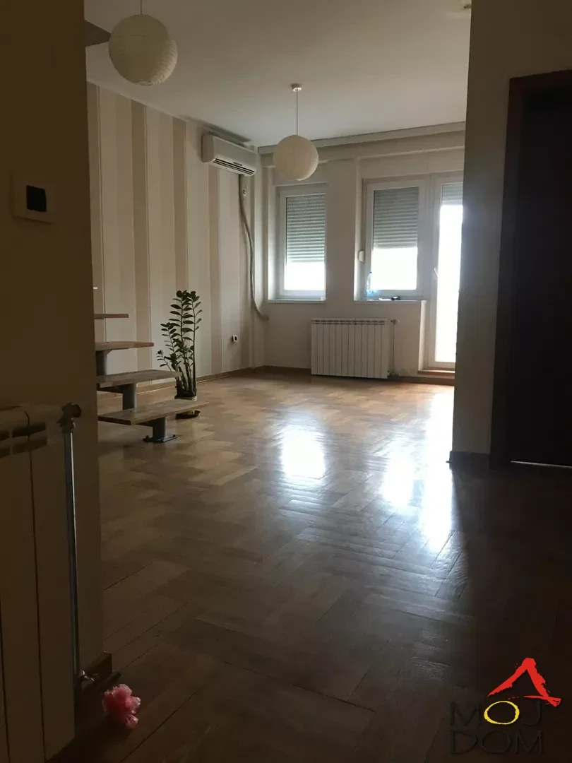 Apartment for sale on the Boulevard.

The apartment is near the Futoška market in a very nice and modern building constructed to the highest standards.

The apartment is spread over two levels, where the lower level is 51m2, and the upper level, where there are two bedr