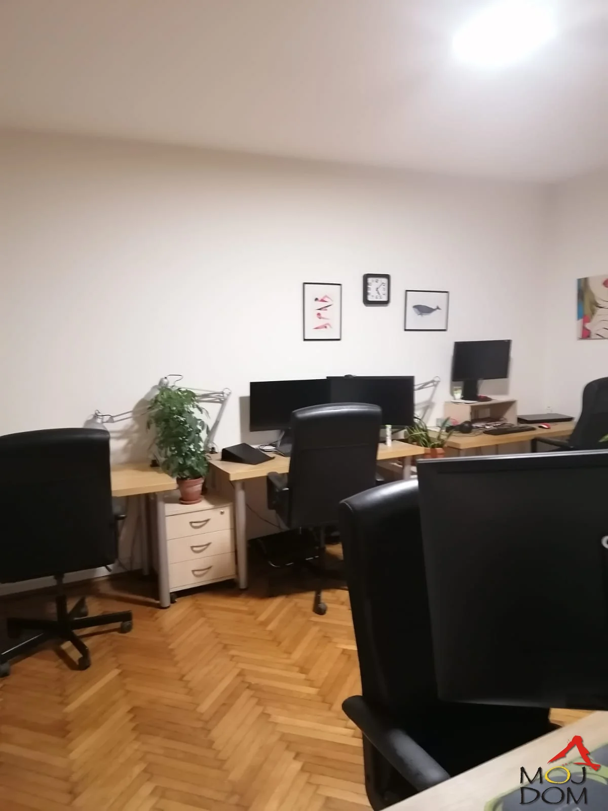 Excellent three-room apartment in the heart of the old town

Freshly renovated, currently used as office space, but very suitable for comfortable living in the city center.

The apartment is fully registered and unencumbered, with a terrace for a total area of 80m