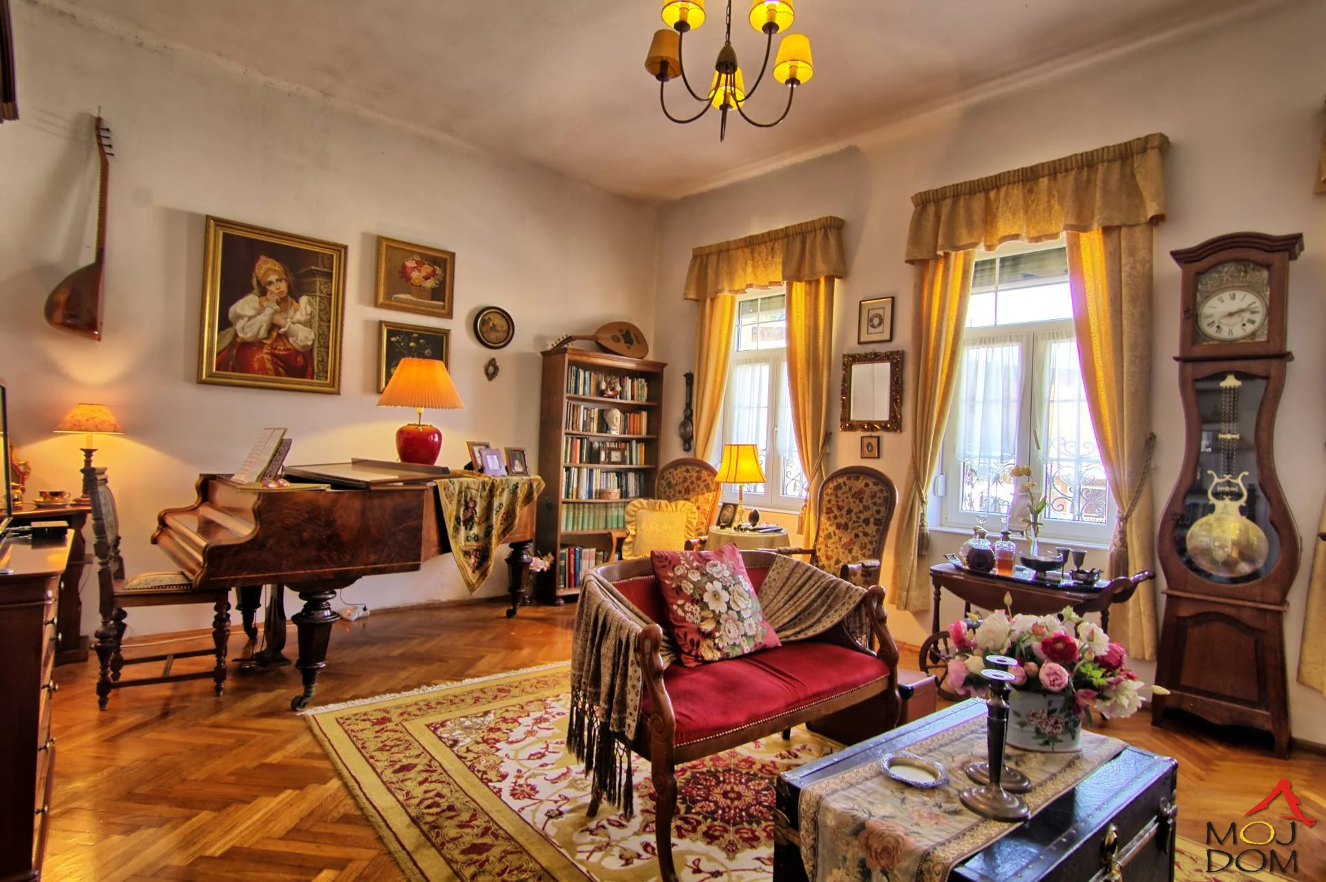 Luxury house for sale in Sremski Karlovci – 384 m², two residential units, wine cellar, exclusive construction

Moj Dom presents to you an exceptional family house in Sremski Karlovci, distinguished by architecture inspired by European capitals