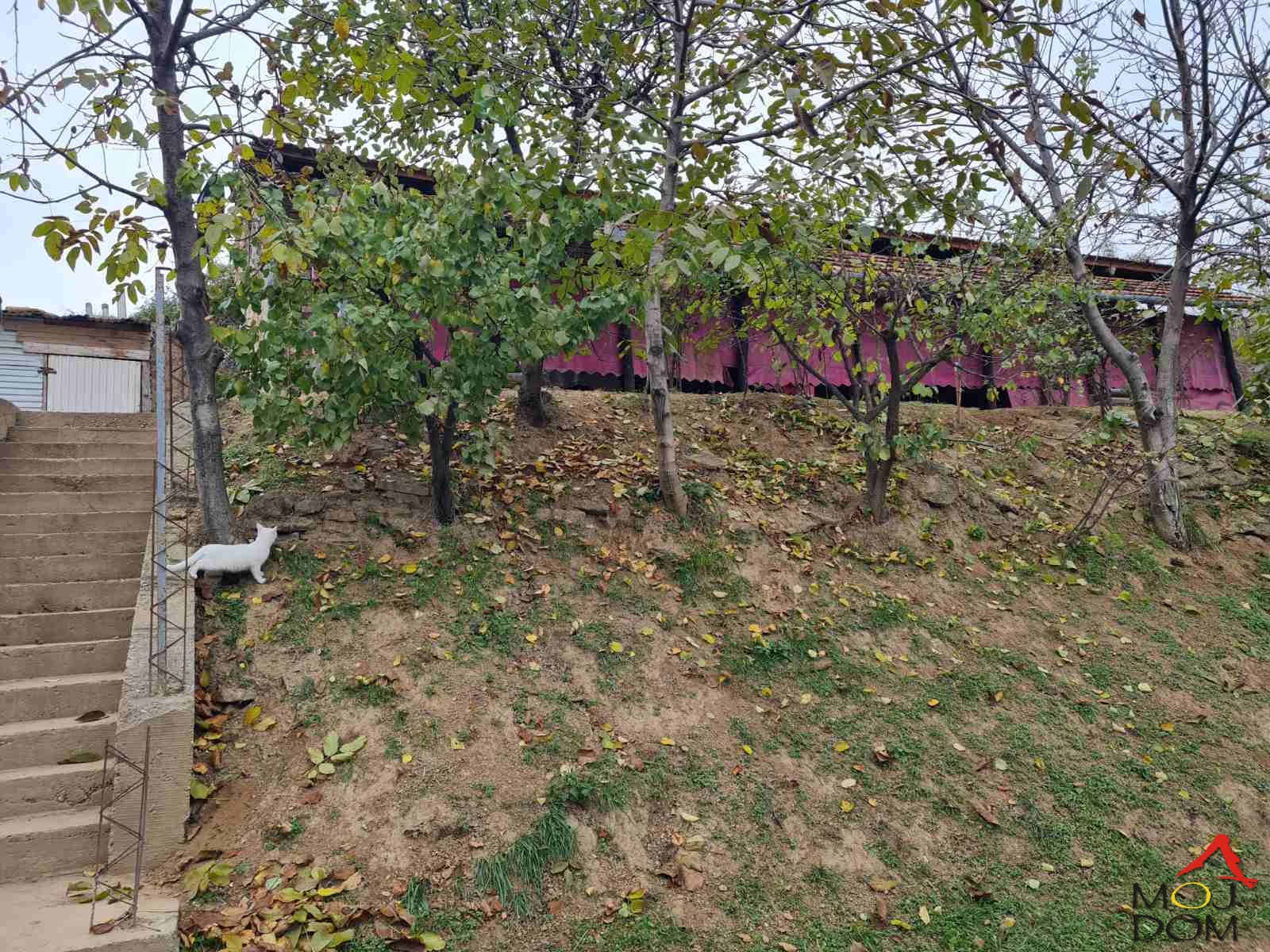 We offer you a house in Irig right at the exit towards Ruma. The plot is positioned on an elevation, so it has a nice view of the surroundings. The building requires investments or can be considered more for reconstruction and building a new property with a good location.
For all additional