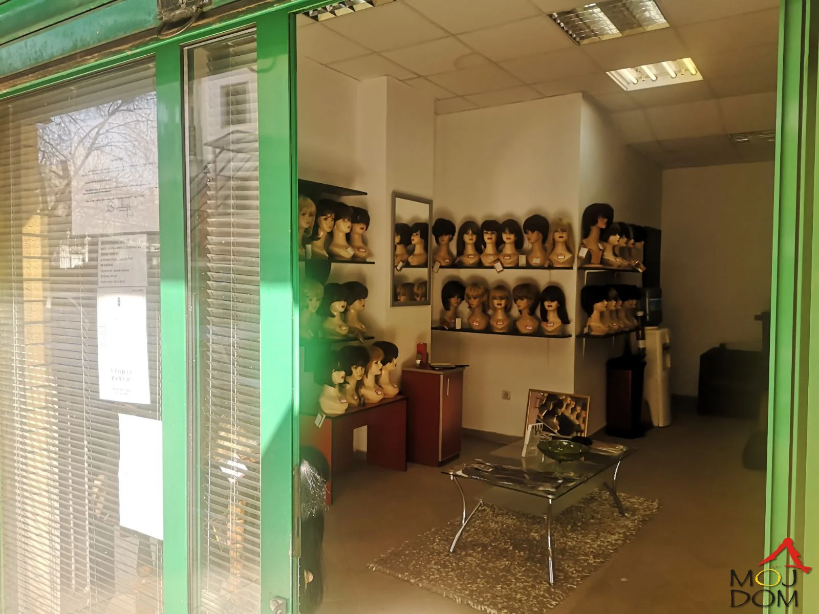 Premises for sale in the city center near the Fish Market.
Street-level with frontage, 28m2 registered, sanitary facility, central heating.
Premises currently leased.
For more information call 0603088993
(Moj Dom Nekretnine, Novi Sad, Reg.no. 174)