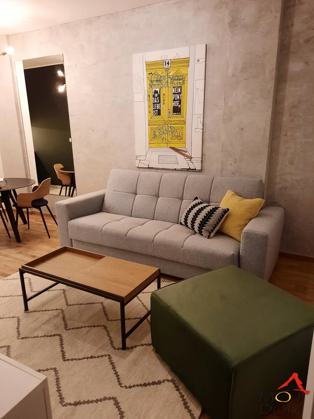 I am renting out a nice, modern apartment in a newly built building in Podbara, near the quay and the Danube.
The apartment is fully furnished and equipped. Heating is paid by consumption as the building has installed calorimeters, so you can adjust the temperature yourself