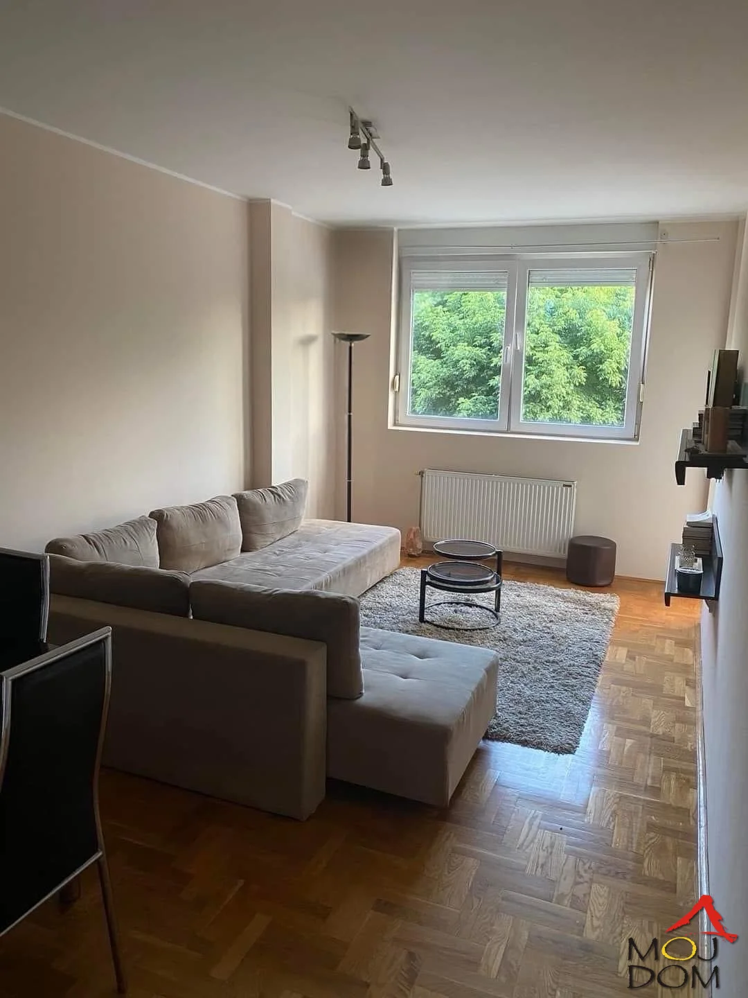 Apartment for rent in Telep. The apartment is courtyard facing. It consists of a living room, two bedrooms, kitchen, bathroom, and terrace. There is the option to rent a parking space for an additional 50 EUR.

Contact: 0603088993
Ref: 9104068

Apartment