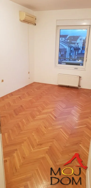Apartment for rent near the Boulevard. The apartment is rented unfurnished. The apartment is PET FRIENDLY.
Contact: 0628984180
Ref: 9104304
Moj Dom Real Estate, Novi Sad, Reg. No. 174