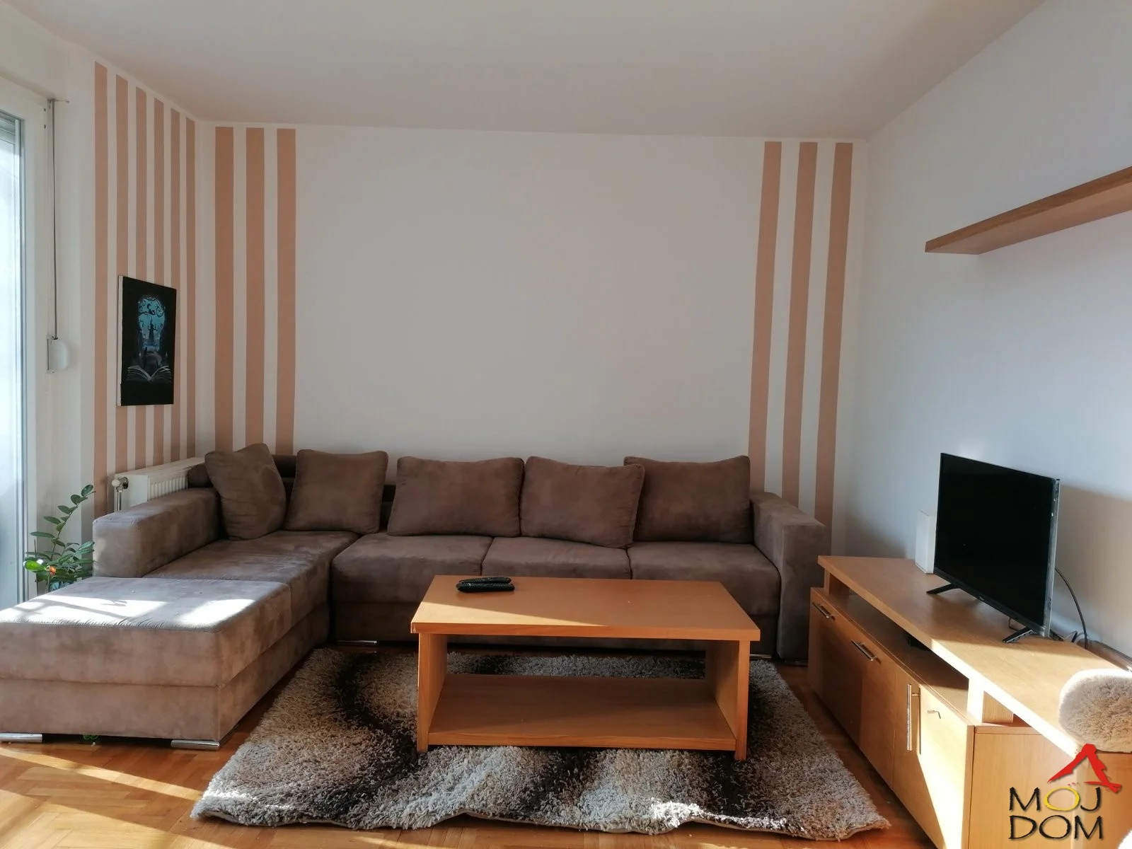 Lovely two-room apartment of quality new construction in an exceptional location near Socijalno.

10 minutes walk to city center, everything at your fingertips.

Apartment is furnished and ready to move in, rent 600€ with a parking spot in the courtyard.

Ref: 9104465

Call!!