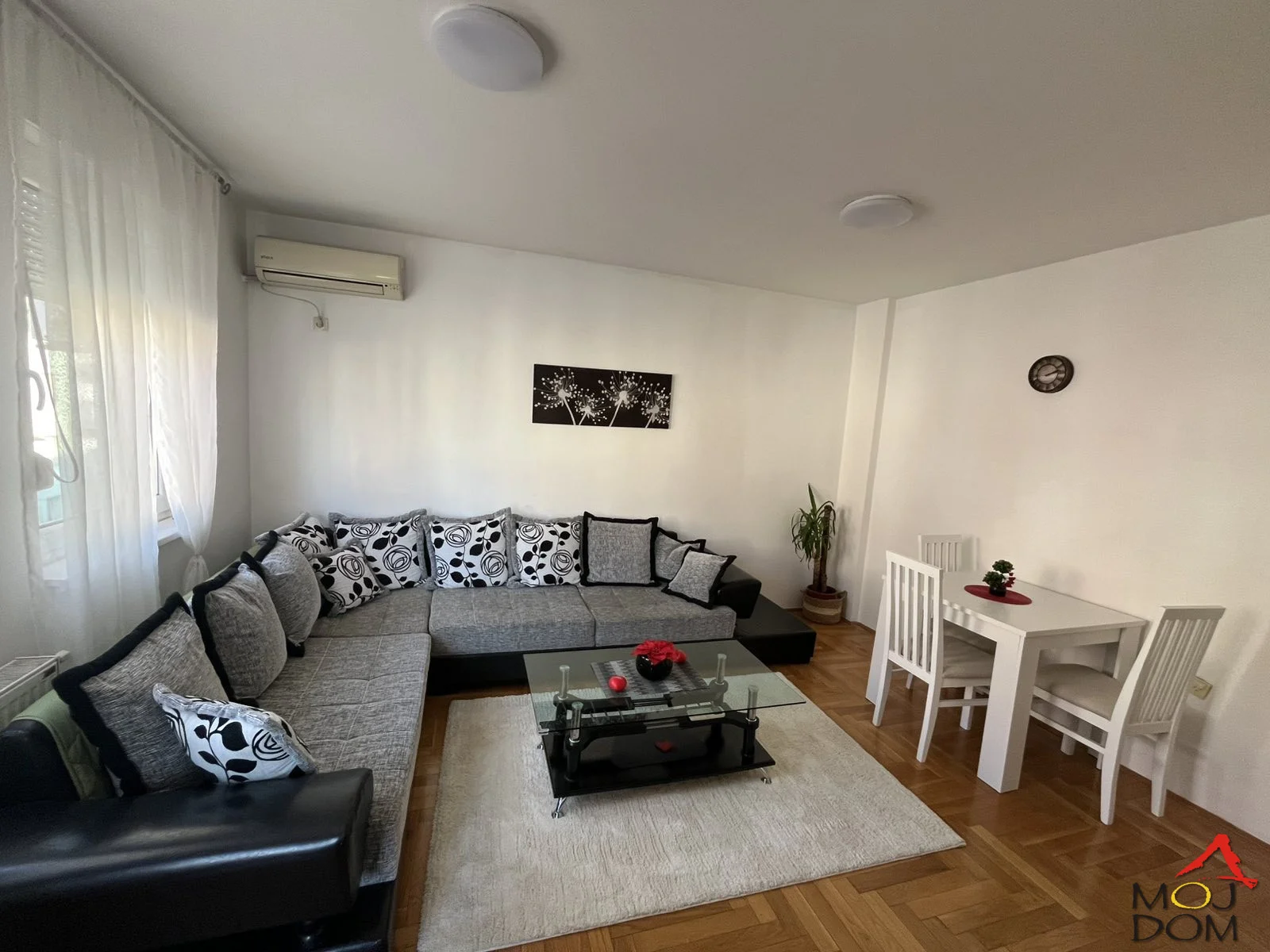 A two-room apartment of 48m2 is for rent in Grbavica. The apartment is in a good location. Spacious, bright apartment with a large living room, bedroom with a double bed, kitchen, toilet, terrace. The terrace has access from the living room and the bedroom.
Contact
S