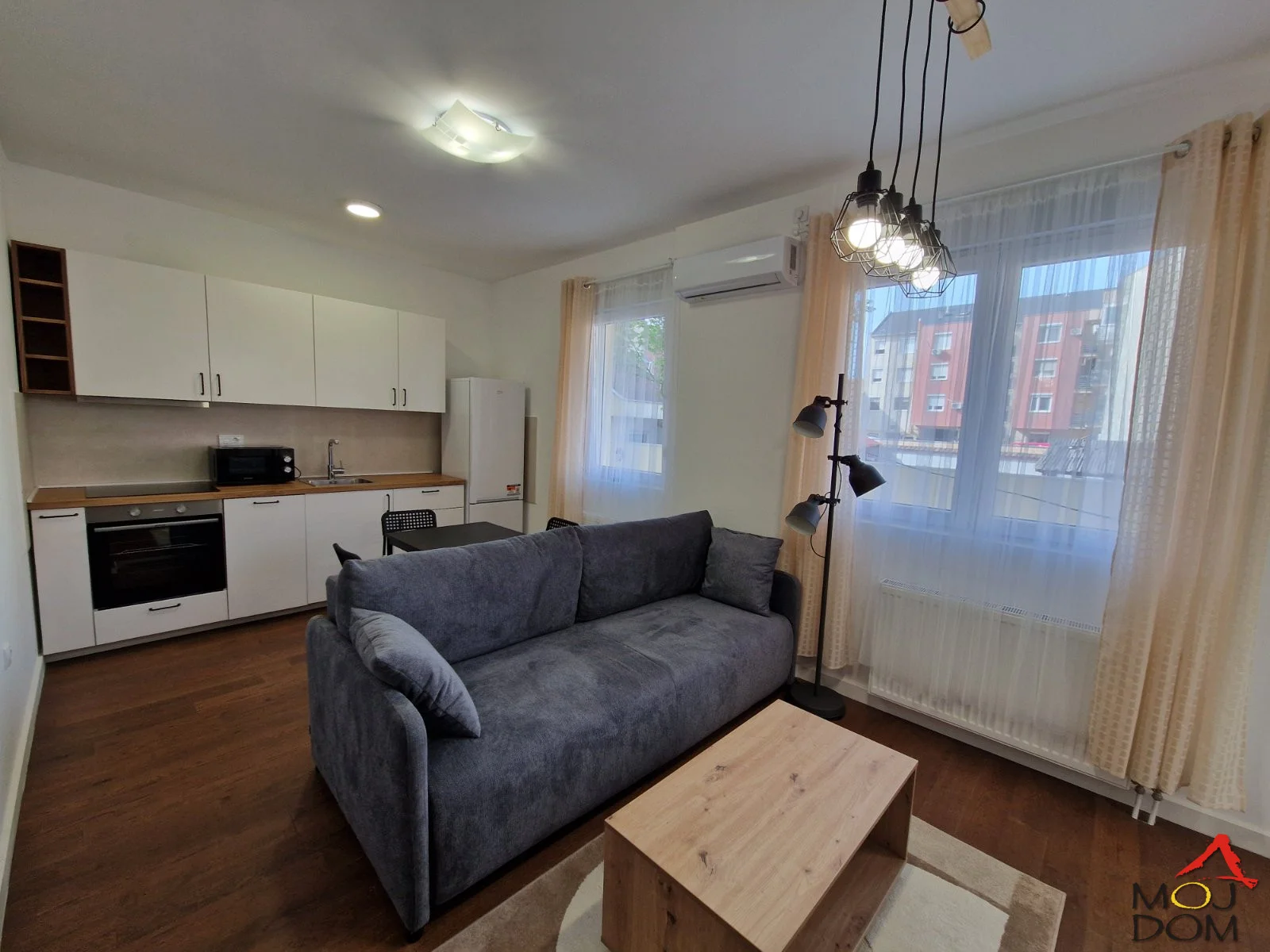 Novi Sad - Salajka
We are renting a new, one-and-a-half room apartment on Branka Radičevića street.
The apartment is rented fully furnished and equipped with new items, located on the high ground floor and facing the yard, guaranteeing you peace and quiet.
Heating
