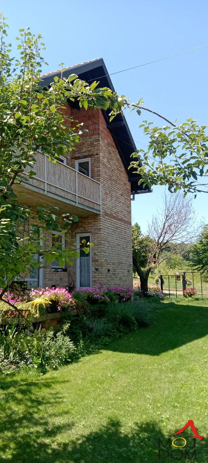For rent – Spacious family house in Sremski Karlovci, ideal for a peaceful and quality life

In the heart of one of the most beautiful and historically significant places in Serbia, in Sremski Karlovci, there is an opportunity to rent a spacious, functional